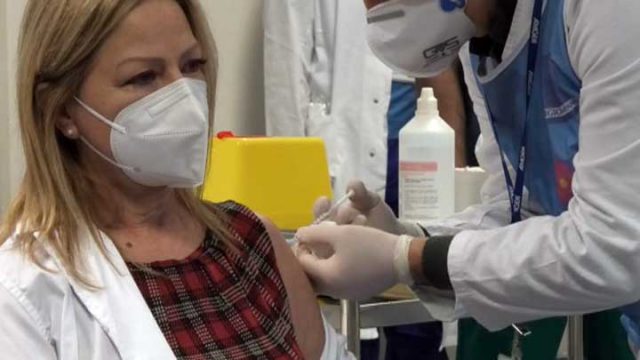 Vaccinazione Covid ospedale di Salerno