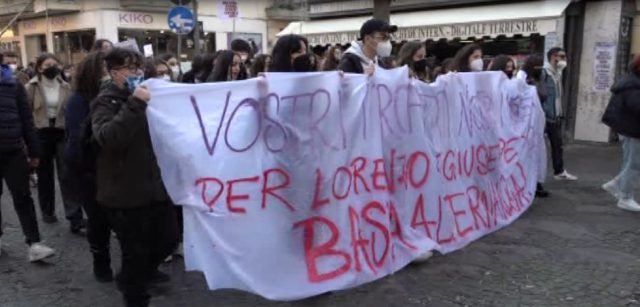 protesta studenti Salerno