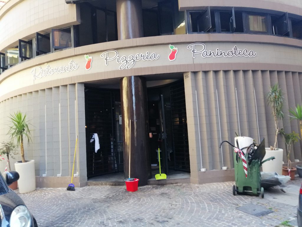 Battipaglia, pista rogo doloso alla pizzeria SUD TV 114