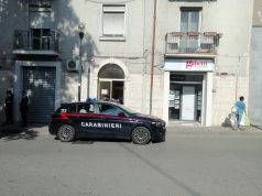 Eboli, colpisce il padre dopo lite e fugge: caccia all’aggressore