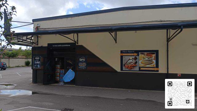 Battipaglia, incendio supermercato Decò