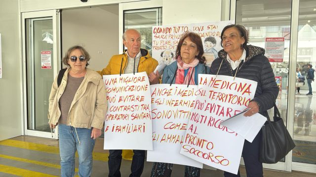 protesta azienda ospedaliera salerno