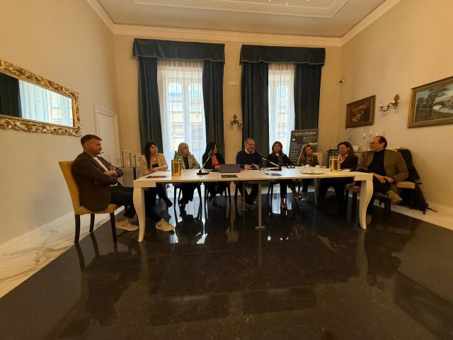 9649bdd4-1f2a-43a5-8f19-a4441f6c5aea