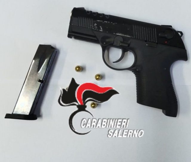 pistola sequestrata giffoni valle piana