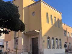 Eboli, la scuola a rione Pescara divide famiglie e insegnanti