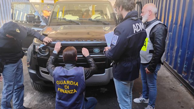 auto sequestrate porto salerno
