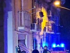 Eboli, esplosione in un garage: persone per strada