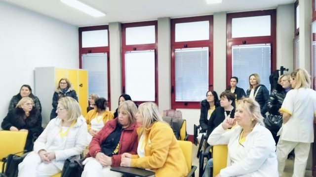 protesta addetti pulizie ospedale battipaglia