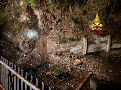 Pellezzano, frana distrugge falegnameria