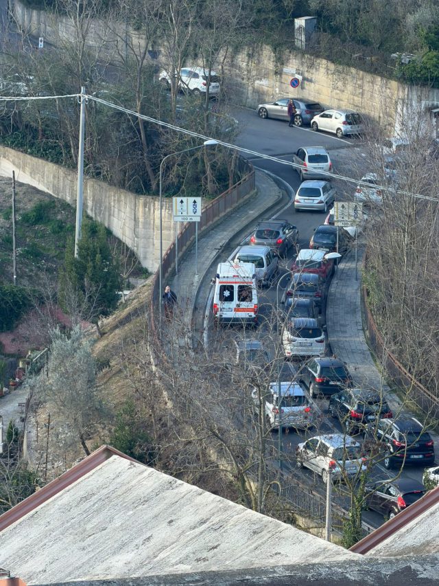 ambulanze eboli traffico