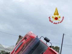 Pontecagnano, scontro tra autocarro e rimorchio