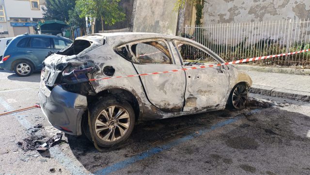 incendio auto eboli