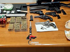 Giffoni Valle Piana, spacciatore arrestato con droga e armi