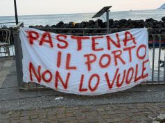 Porticciolo, cittadini in piazza: “Pastena non ha bisogno di un porto”