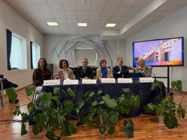 eb7e8a1f-273f-4c3e-83a6-8c18bb3591c1