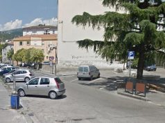 Eboli, auto forzate in centro: residenti in allarme