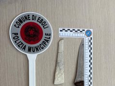 Eboli, coltello ritrovato per strada dopo lite: intervento della polizia municipale