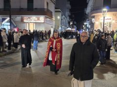 Battipaglia, grande partecipazione di fedeli alla processione del Cristo morto