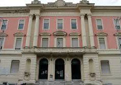 Scuola, a Salerno resta l’ipotesi proroga per il caldo