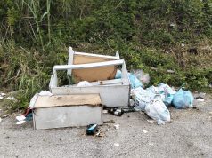 Battipaglia, micro discarica a ridosso dell’Inps
