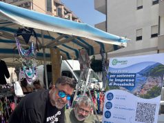 Salerno, raccolta firme per salvare il commercio di vicinato
