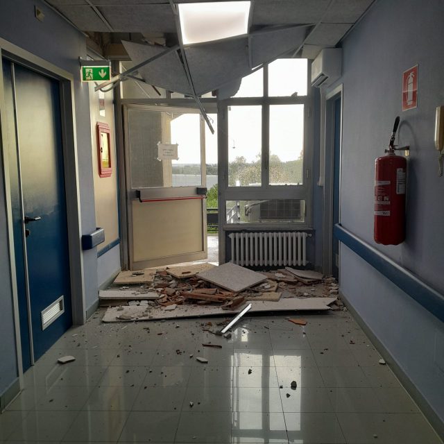 crollo medicina ospedale battipaglia