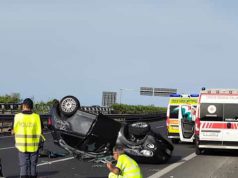 Eboli, incidente in autostrada: quattro feriti
