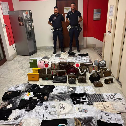 AGROPOLI MERCE CONTRAFFATTA