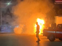 Angri: auto in fiamme in via delle Fontane