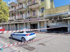 Eboli, Iper bazar distrutto dalle diamme: ingenti danni