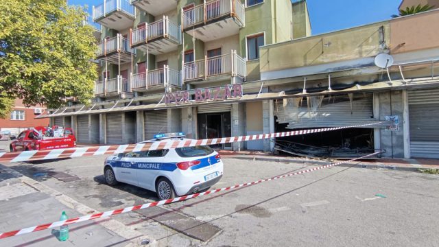 incendio iper bazar eboli