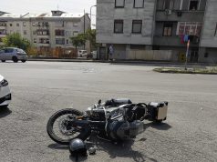 Eboli, scontro tra auto e moto in via Pescara: ferito un motociclista