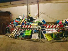 Capaccio Paestum, blitz notturno sulle spiagge libere: sequestrati ombrelloni