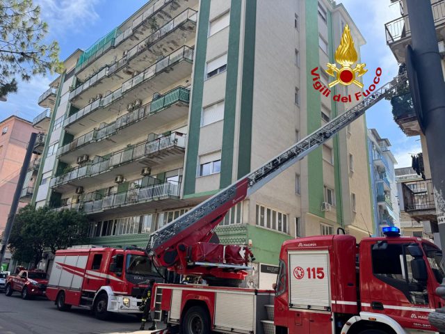 incendio salerno via posidonia