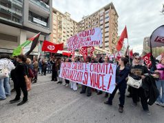 Caro vita e guerra, studenti salernitani in piazza